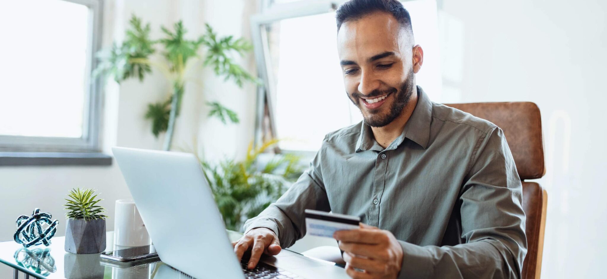 Man setting up recurring payment